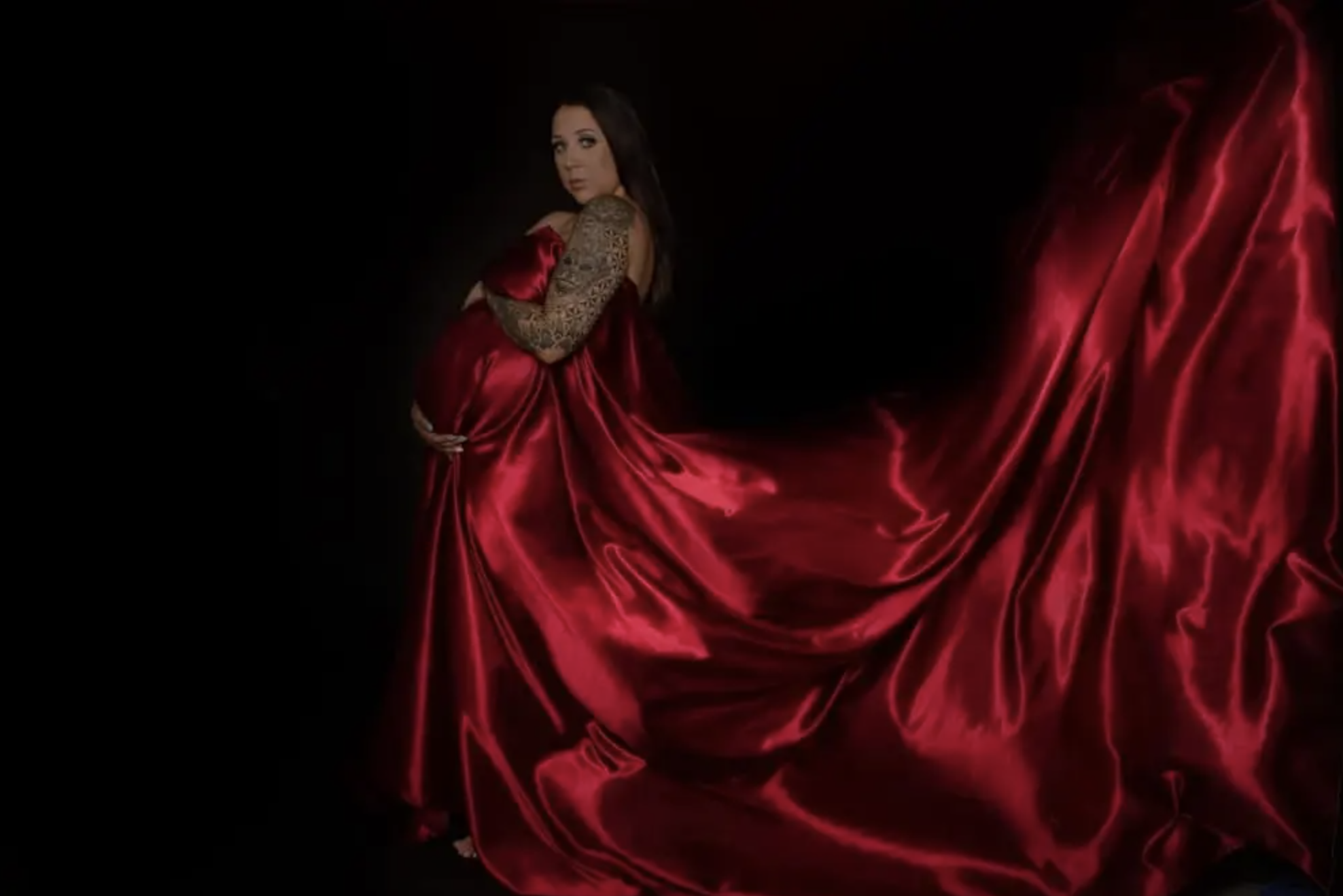 Reasons To Have A Maternity Photoshoot Featured Image